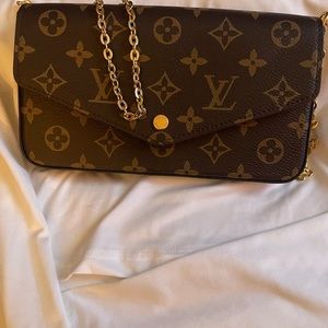 Louis Vuitton Felicie Pochette
Monogram Canvas